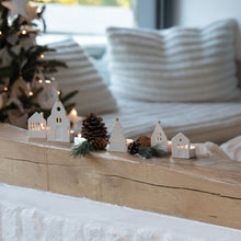 Last inn bildet i Galleri-visningsprogrammet, Lysestake &quot;Kirke&quot;
